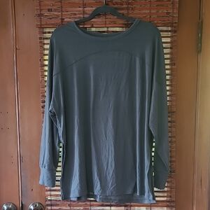 Women's Gray Long Sleeve Top